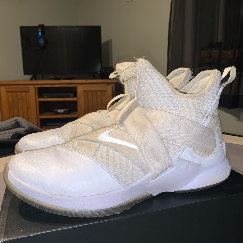 Lebron Solider 12